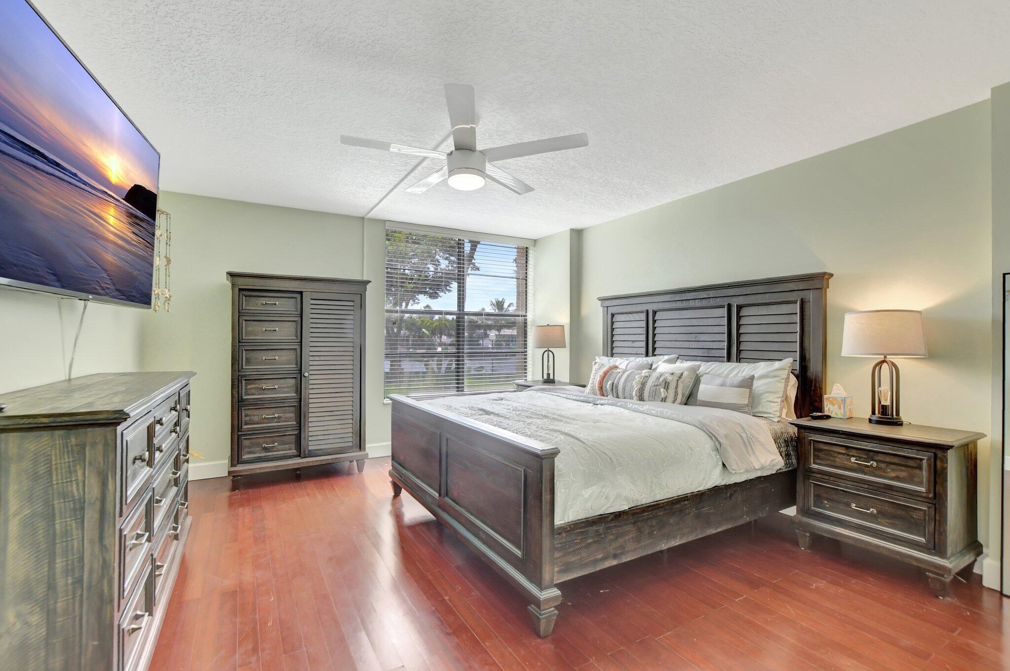 14 Royal Palm Way, Unit 102 Boca Raton, FL 33432 - Photo 25 of 39 24-web-or-mls-DSC_1011