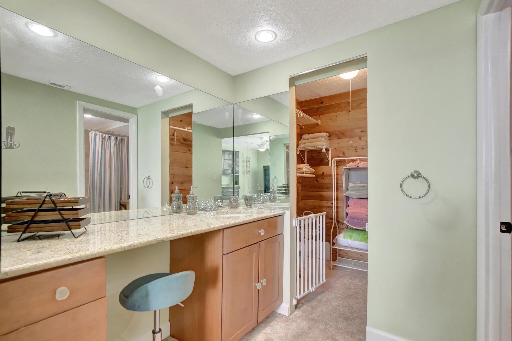 14 Royal Palm Way, Unit 102 Boca Raton, FL 33432 - Photo 28 of 39 27-web-or-mls-DSC_1026