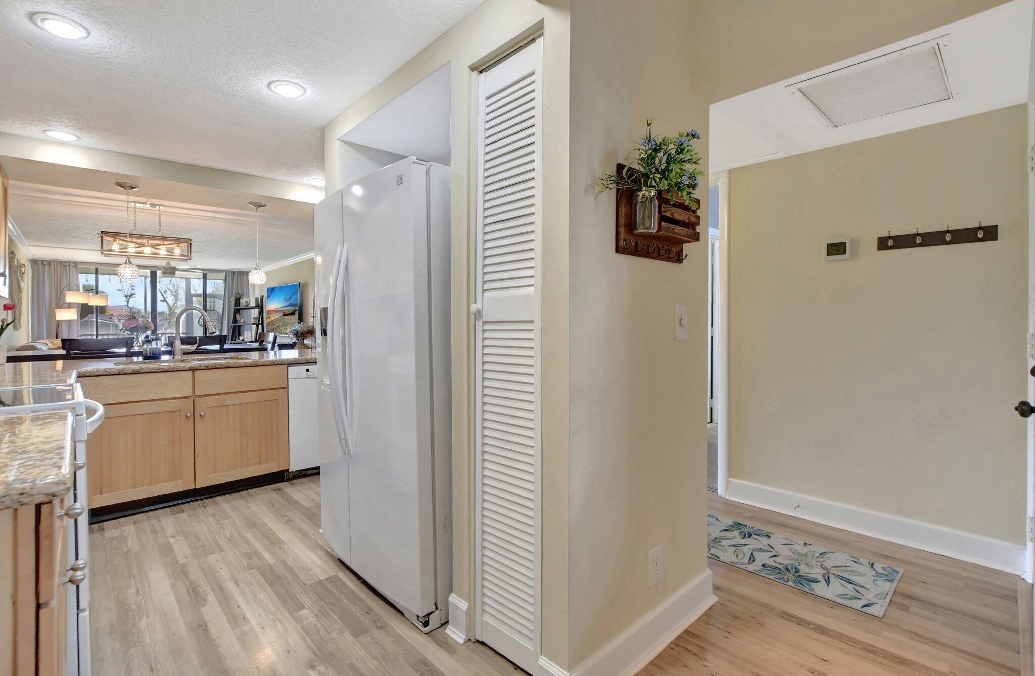 14 Royal Palm Way, Unit 102 Boca Raton, FL 33432 - Photo 10 of 39 9-web-or-mls-DSC_1001