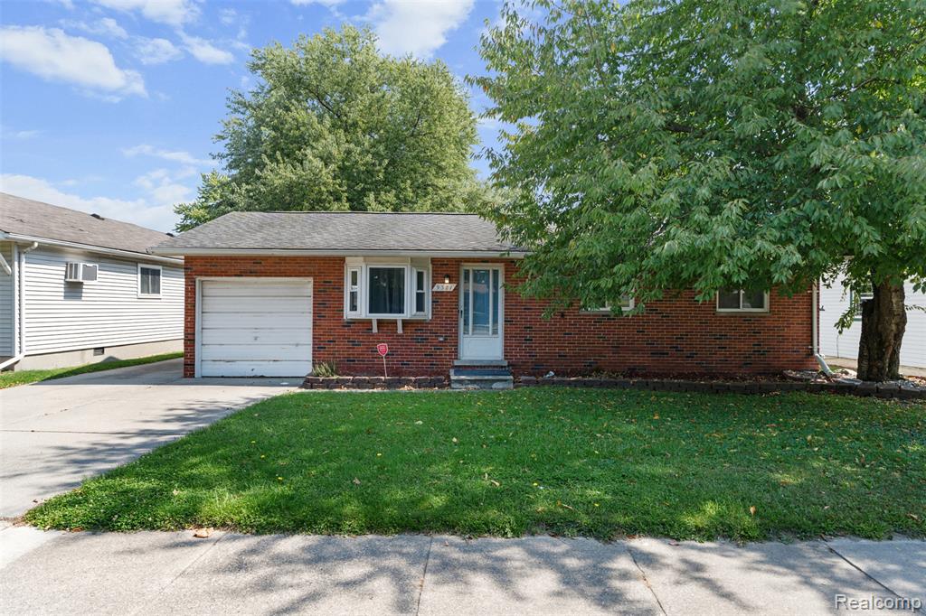 9381 Pardee Road Taylor, MI 48180 - Photo 2 of 34