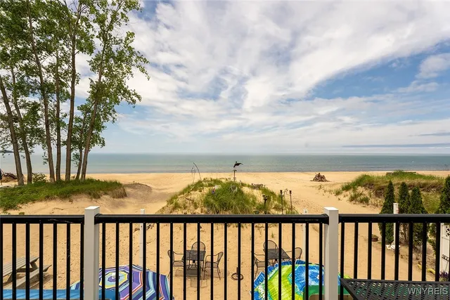 $964,000 | 982 South Shore Drive, Hanover, NY 14081