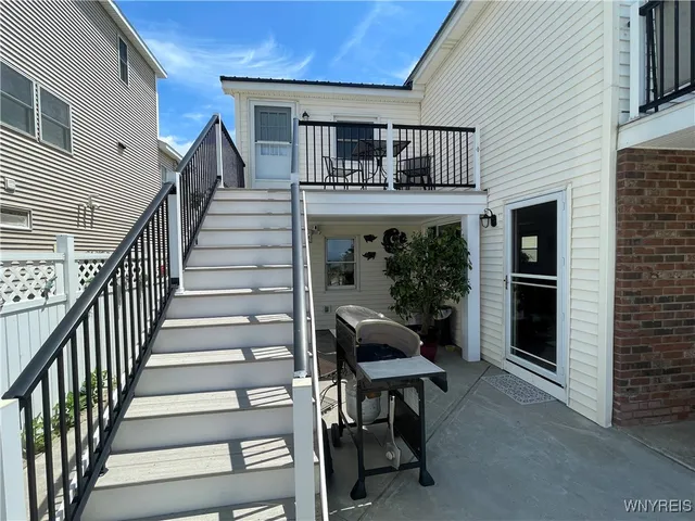 $964,000 | 982 South Shore Drive, Hanover, NY 14081