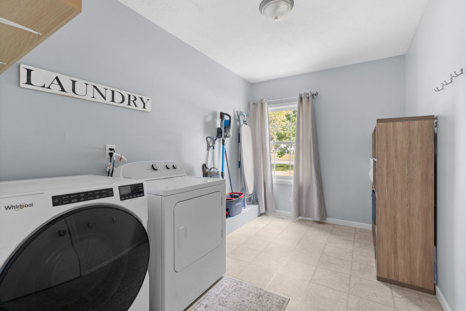 6121 Sands Road Crystal Lake, IL 60014 - Photo 11 of 28 Gallery Image 11