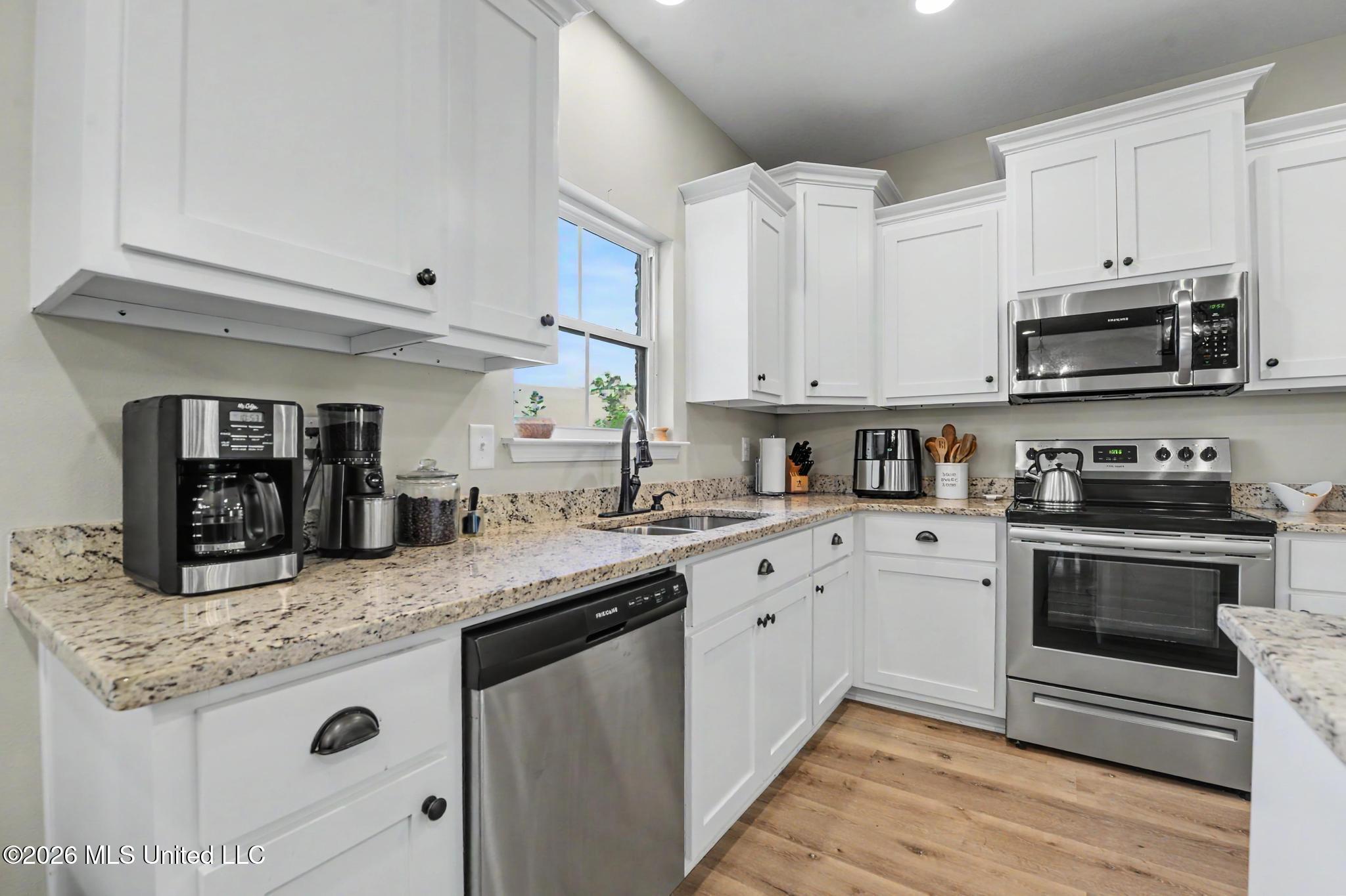 140 Leslie Williams Road Lucedale, MS 39452 - Photo 9 of 29 kitchen