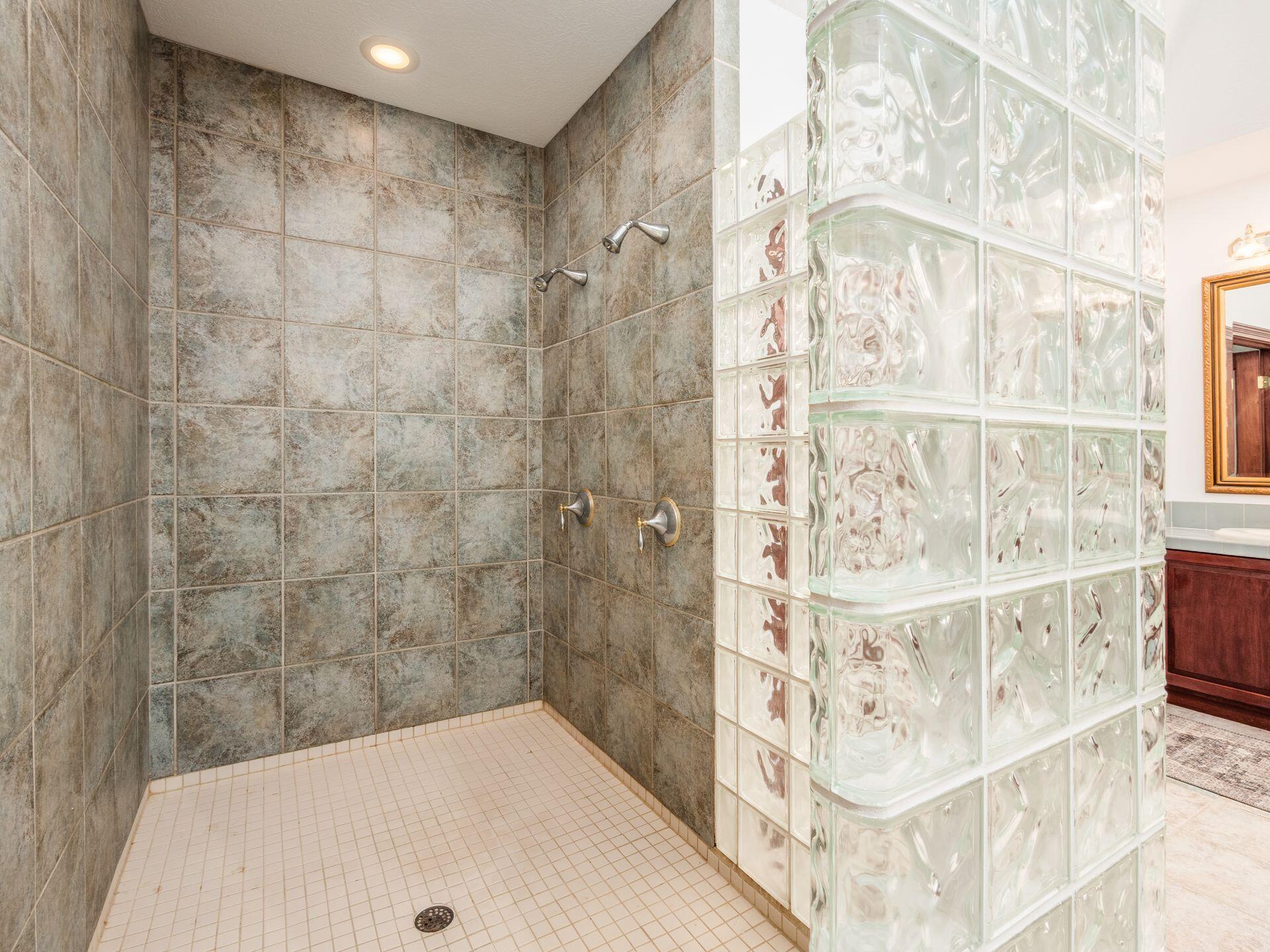 7307 Red Bank Road Westerville, OH 43082 - Photo 39 of 88 Owner's Bath