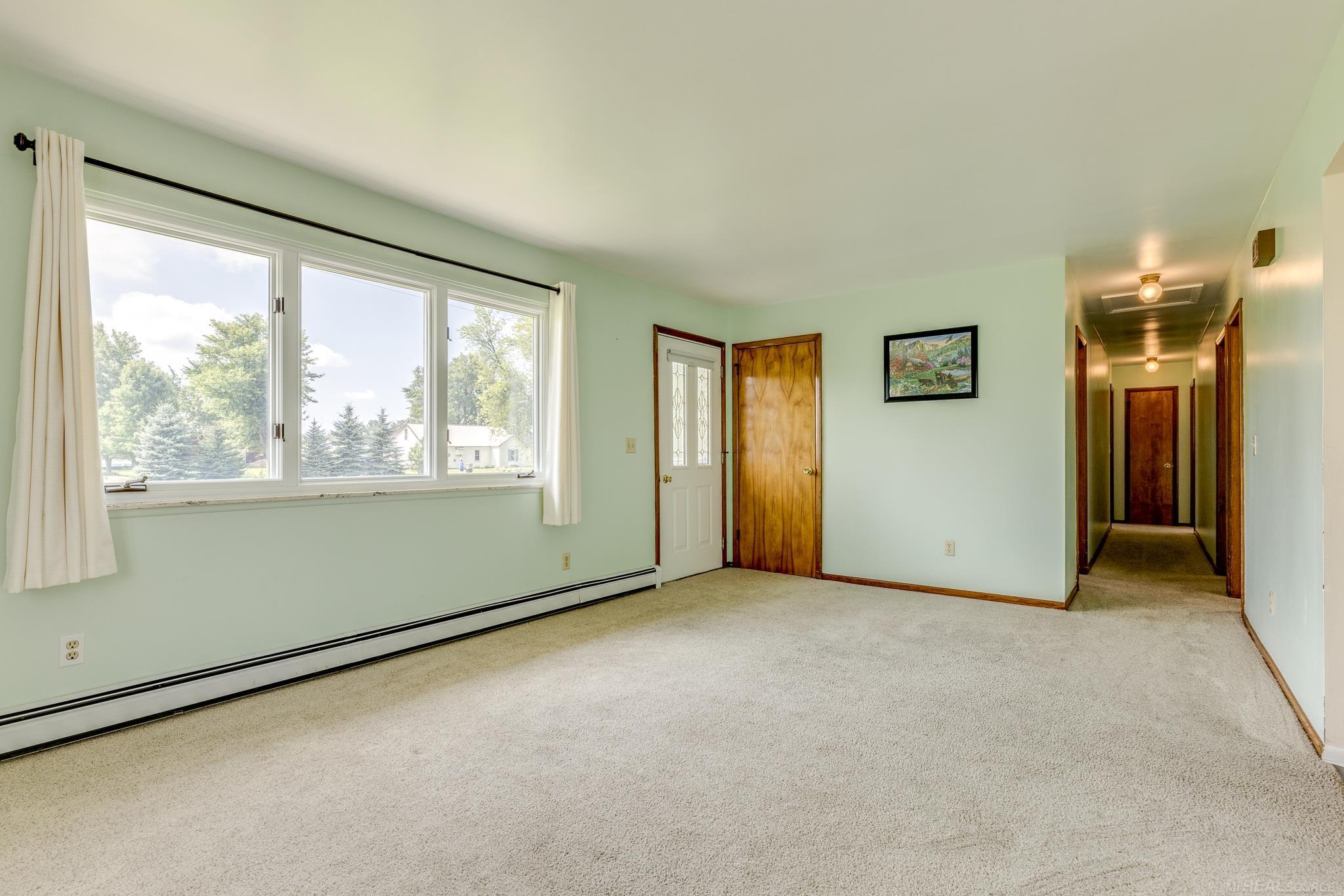 4178 Aitken Road Croswell, MI 48422 - Photo 6 of 43 Living Room
