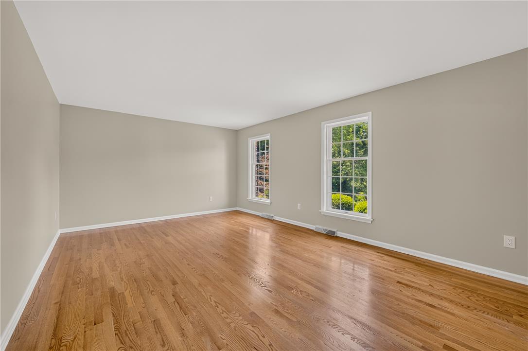 5642 Limeport Road Emmaus, PA 18049 - Photo 9 of 75