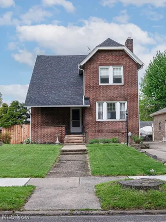 $149,900 | 227 Roselawn Avenue Northeast, Warren, OH 44483