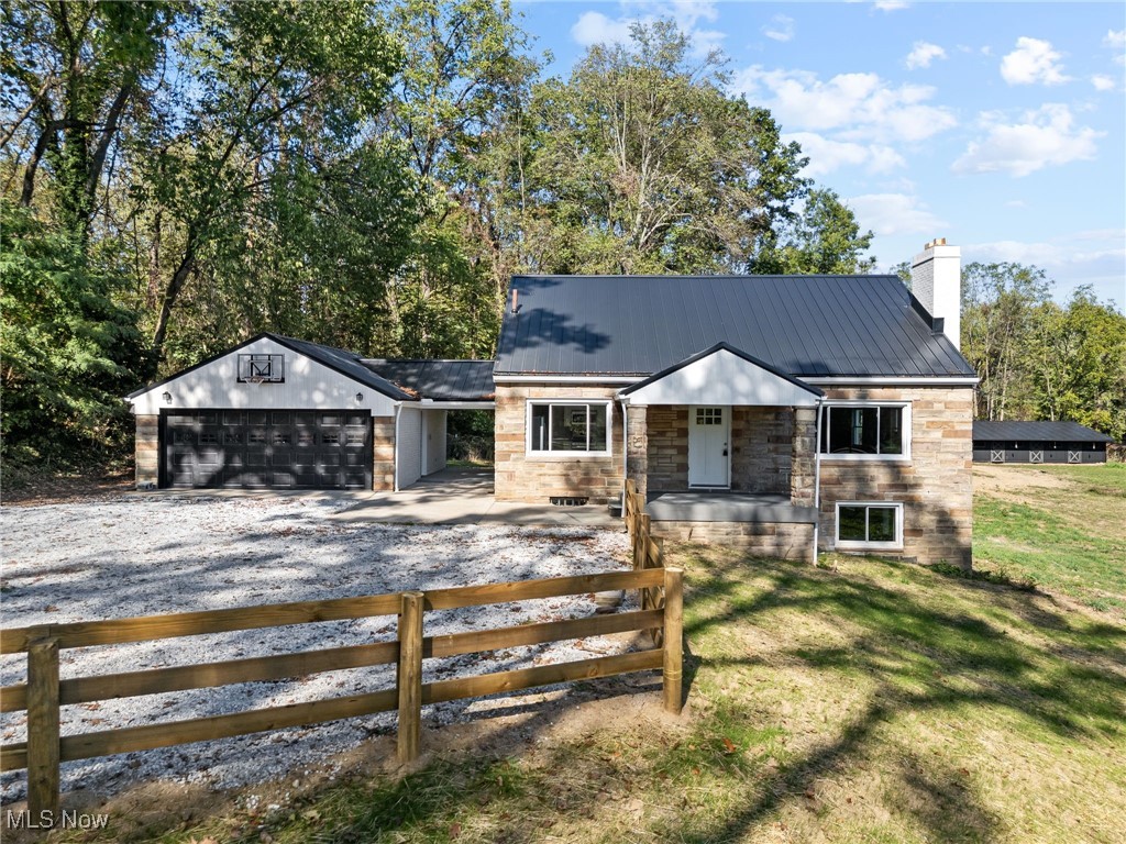 1043 Krumroy Road Akron, OH 44306 - Photo 1 of 48