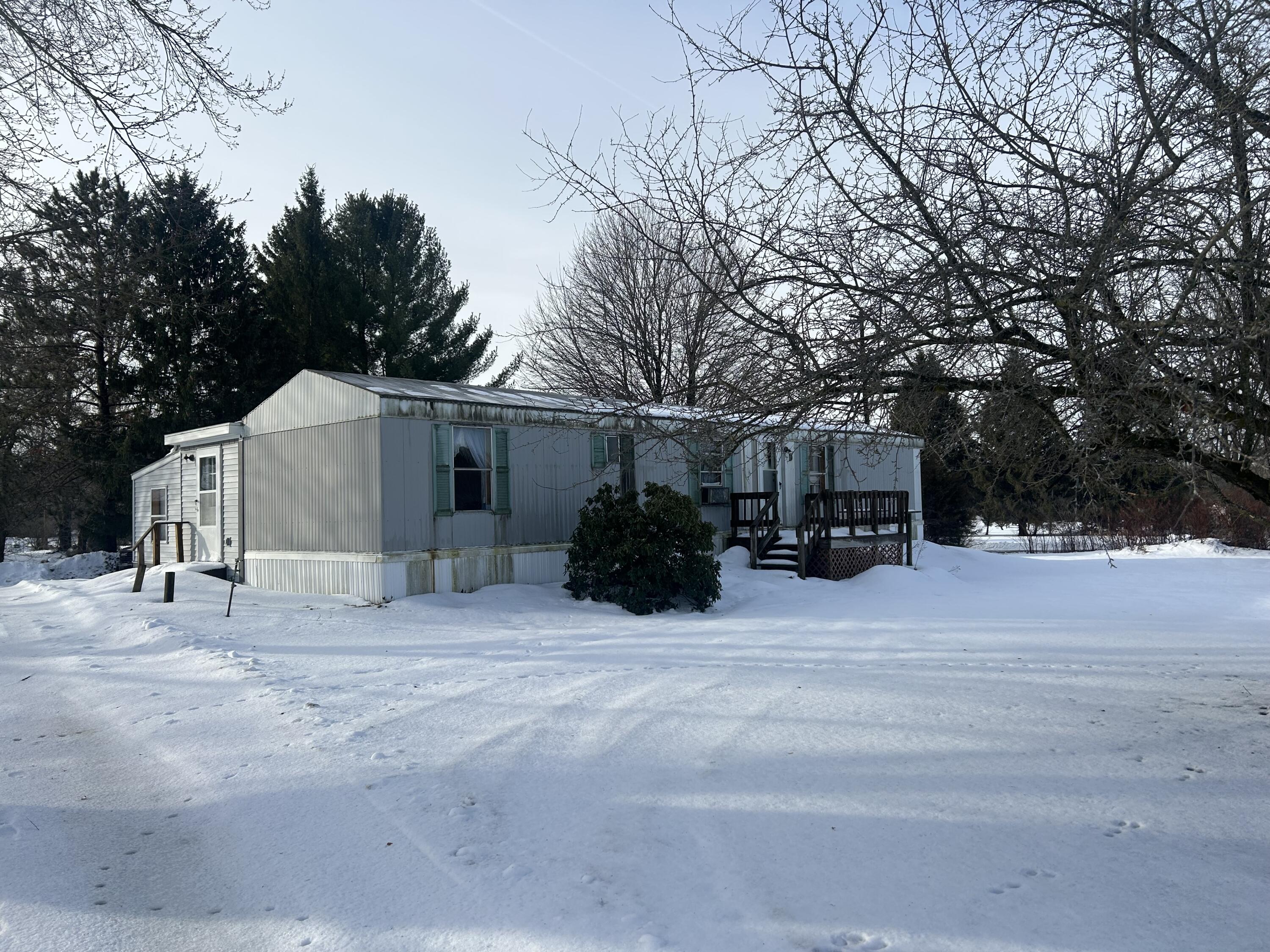 914 Chase Street Luther, MI 49656 - Photo 1 of 20 IMG_5084