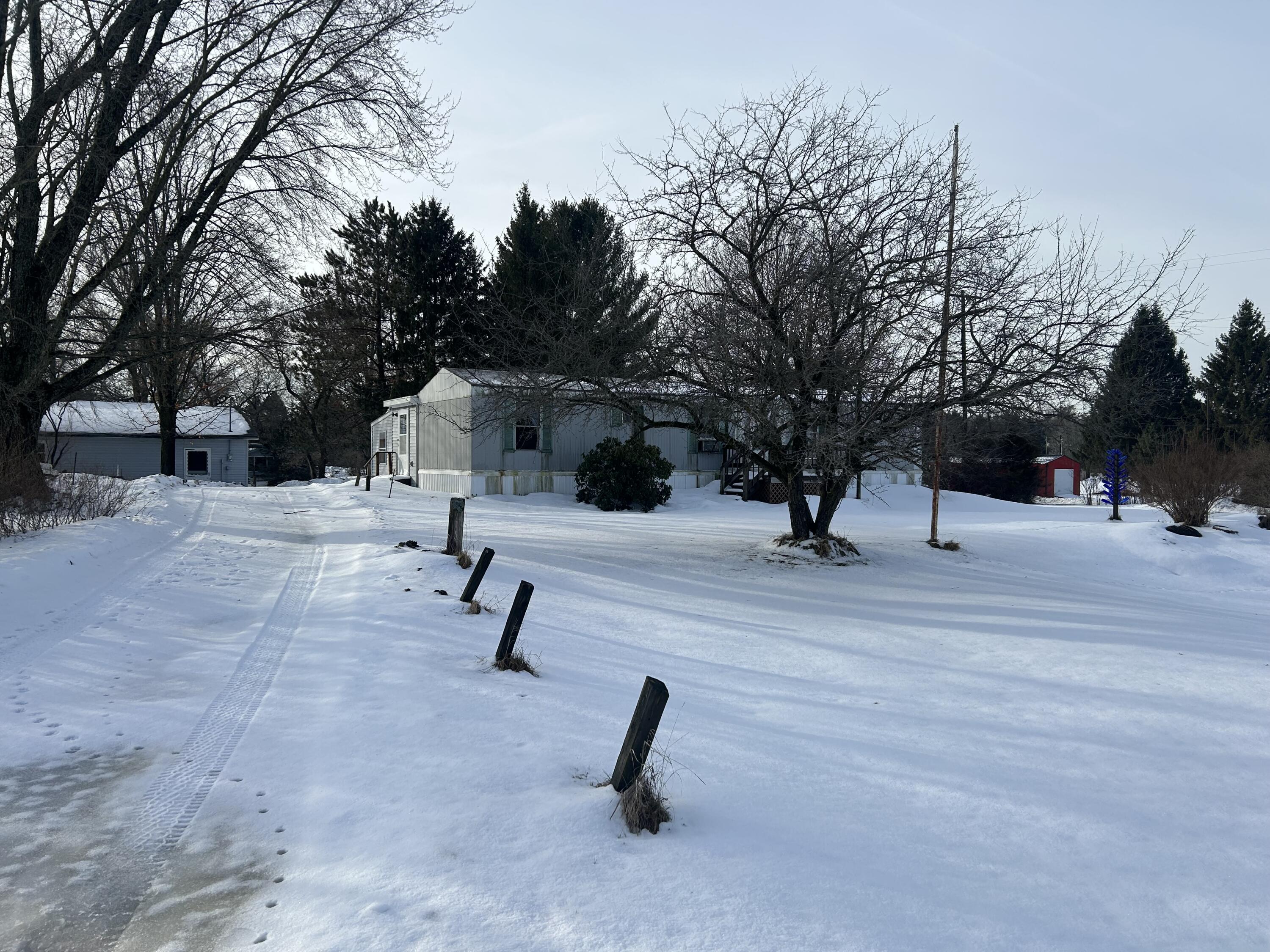 914 Chase Street Luther, MI 49656 - Photo 2 of 20 IMG_5086