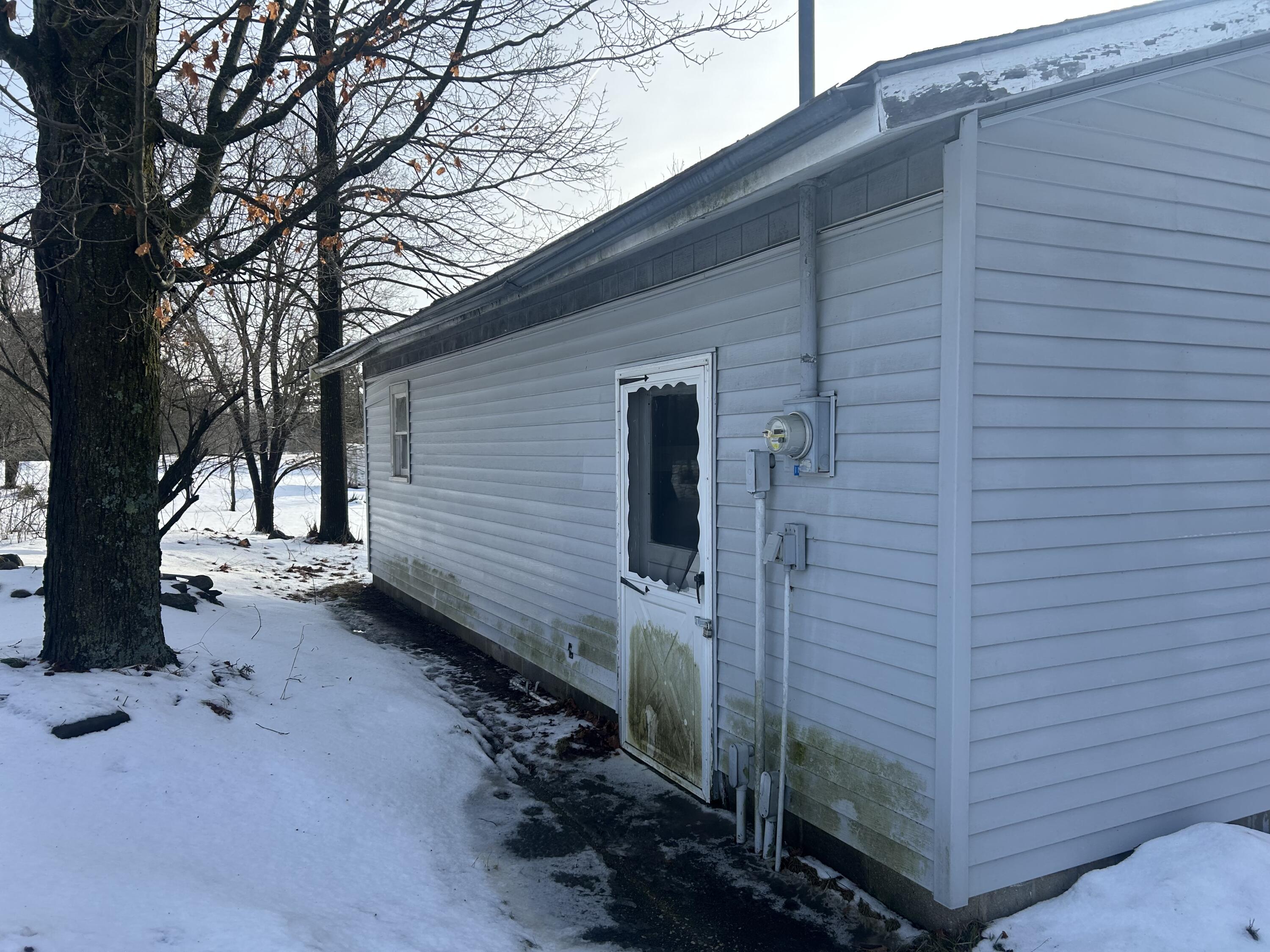 914 Chase Street Luther, MI 49656 - Photo 5 of 20 IMG_5061