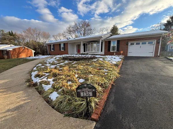 $2,450 | 136 Grimes Street, Roanoke, VA 24019