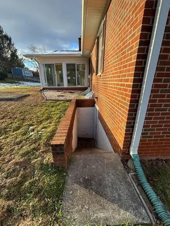 $2,450 | 136 Grimes Street, Roanoke, VA 24019