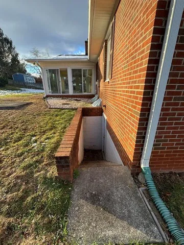 $2,450 | 136 Grimes Street, Roanoke, VA 24019