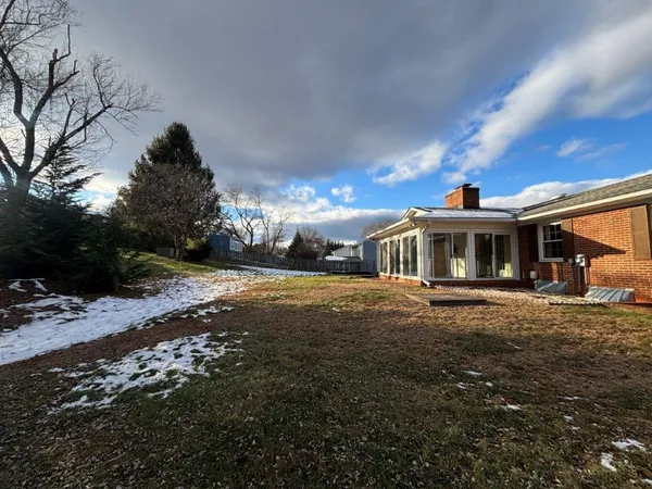 $2,450 | 136 Grimes Street, Roanoke, VA 24019