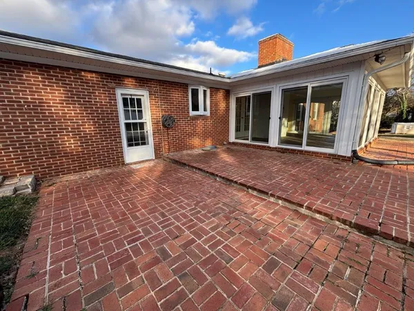 $2,450 | 136 Grimes Street, Roanoke, VA 24019