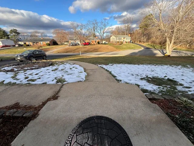 $2,450 | 136 Grimes Street, Roanoke, VA 24019