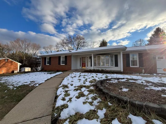 $2,450 | 136 Grimes Street, Roanoke, VA 24019