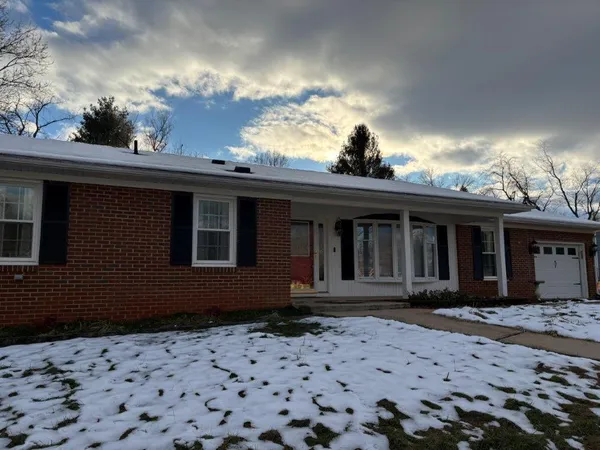 $2,450 | 136 Grimes Street, Roanoke, VA 24019