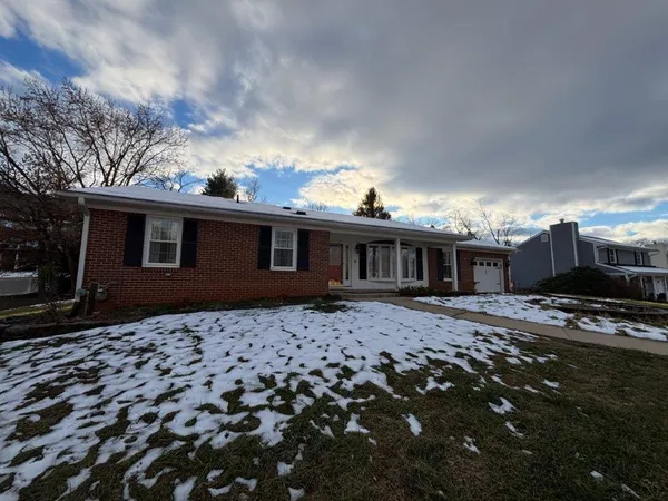 $2,450 | 136 Grimes Street, Roanoke, VA 24019
