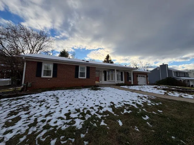 $2,450 | 136 Grimes Street, Roanoke, VA 24019