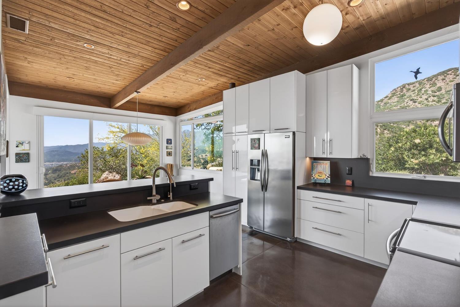 1447 Foothill Road Ojai, CA 93023 - Photo 12 of 28 Gallery Image 12