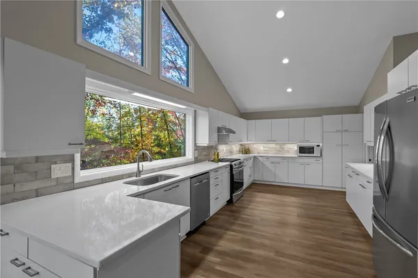 $875,000 | 3 Dinghy Court, Salem, SC 29676