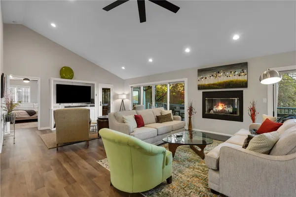 $875,000 | 3 Dinghy Court, Salem, SC 29676