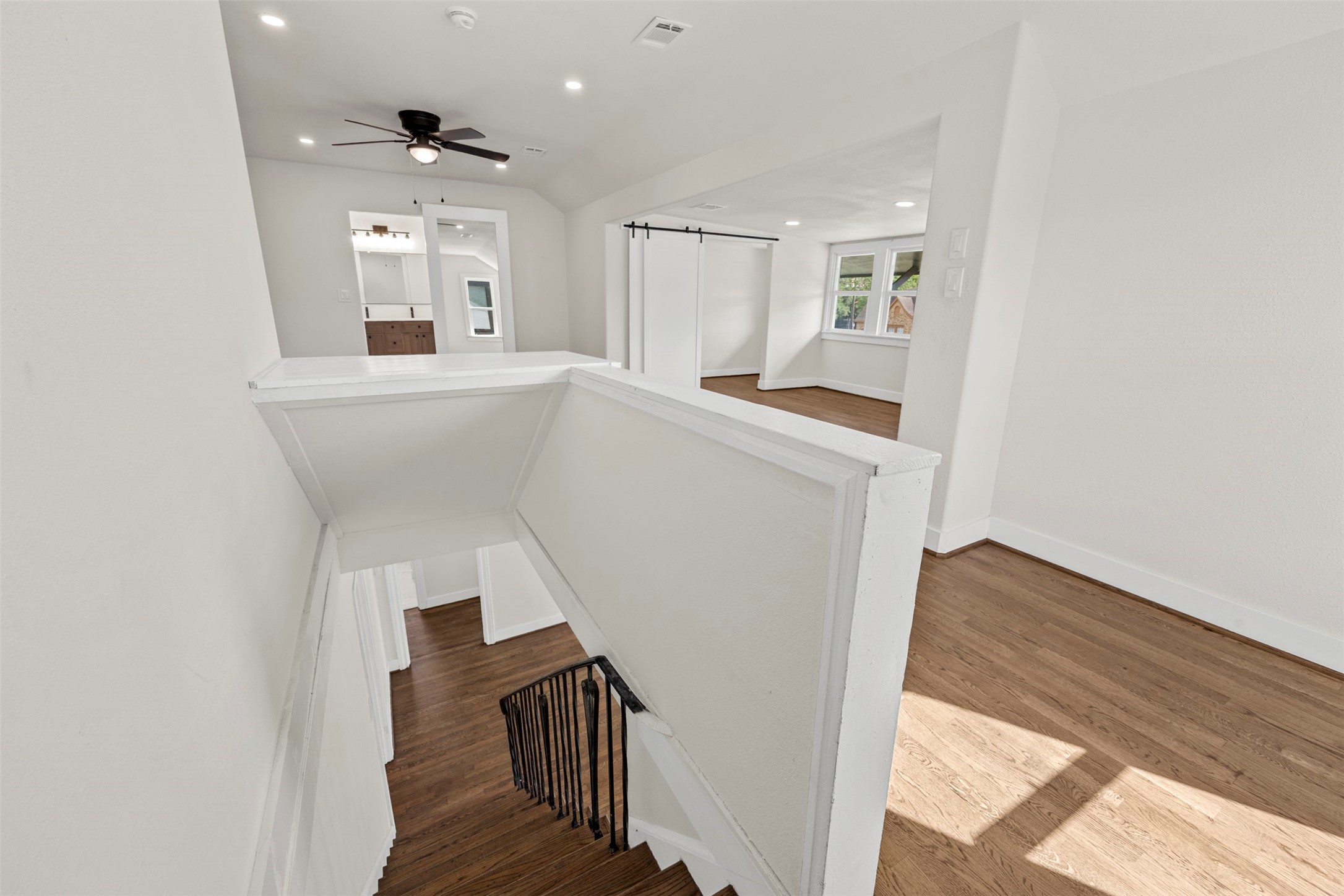 2913 Wheeler Avenue Houston, TX 77004 - Photo 11 of 26 Stairway to Upstairs