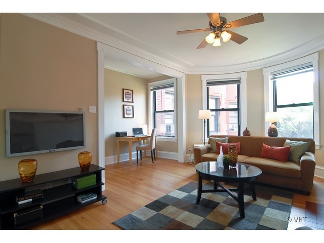 830 West Lakeside Place, Unit 2N Chicago, IL 60640 - Photo 3 of 10