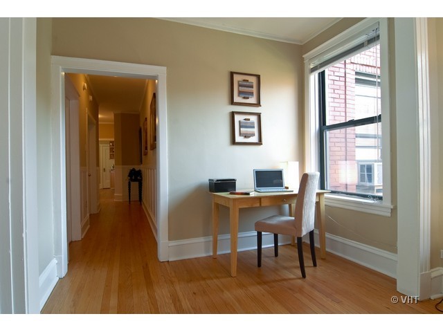 830 West Lakeside Place, Unit 2N Chicago, IL 60640 - Photo 5 of 10