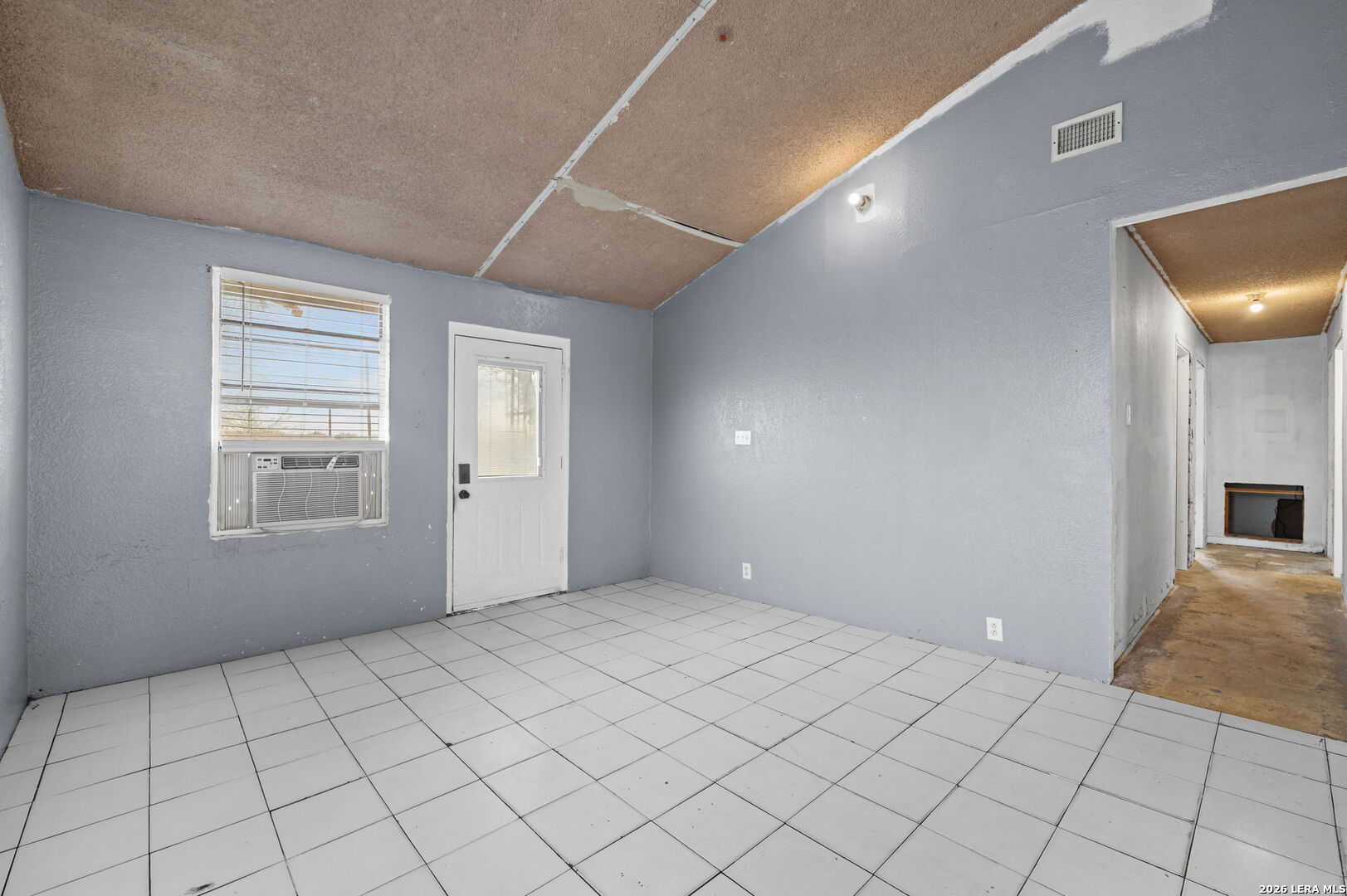 844 County Road 6846 Lytle, TX 78052 - Photo 11 of 35