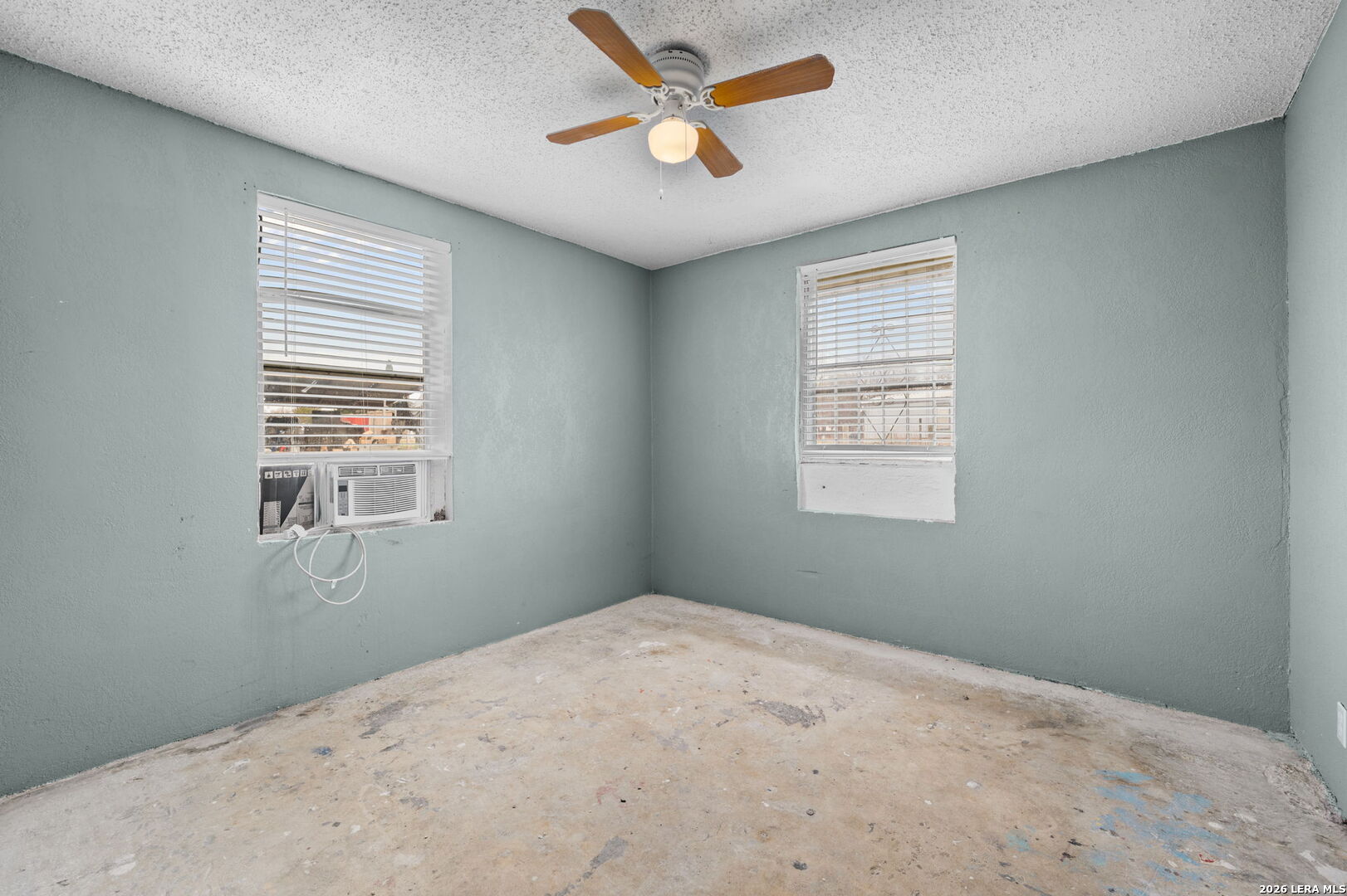 844 County Road 6846 Lytle, TX 78052 - Photo 17 of 35