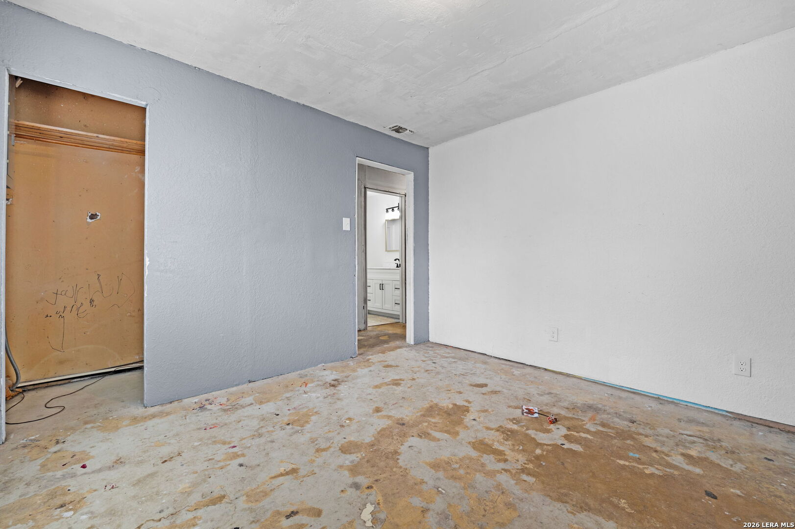 844 County Road 6846 Lytle, TX 78052 - Photo 19 of 35