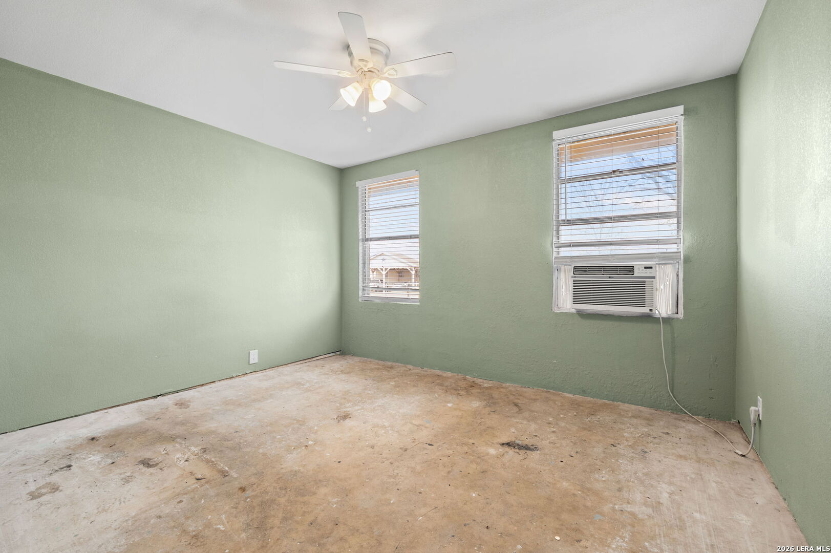 844 County Road 6846 Lytle, TX 78052 - Photo 21 of 35