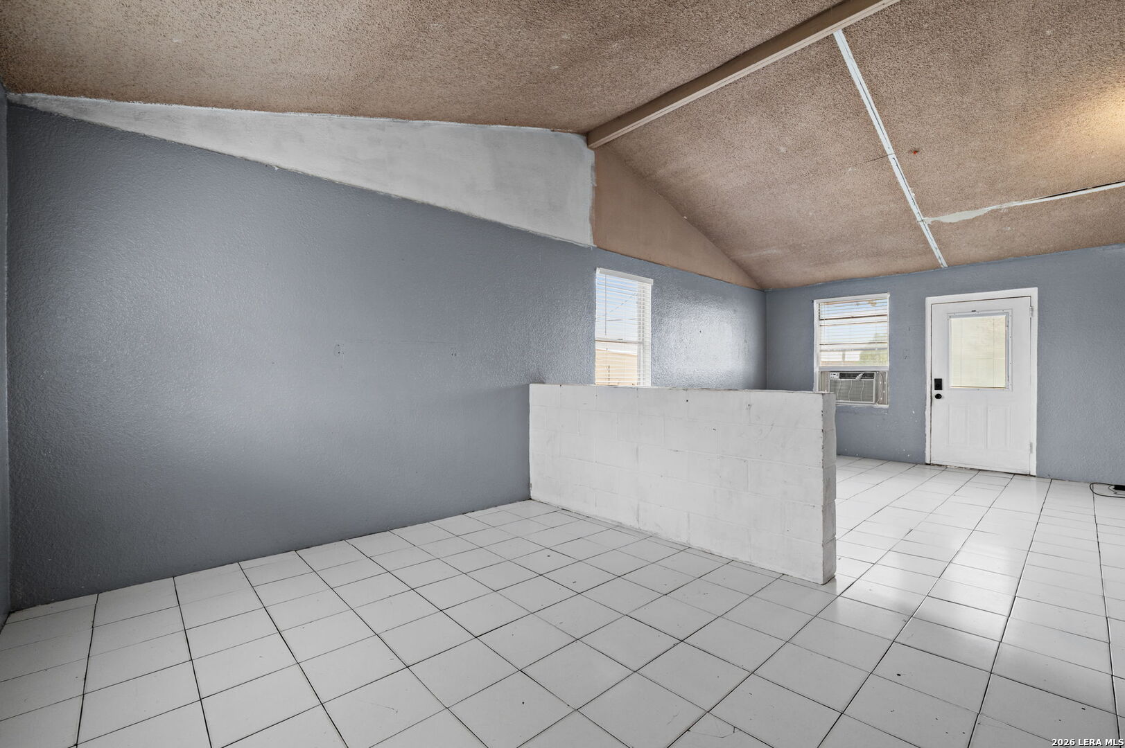 844 County Road 6846 Lytle, TX 78052 - Photo 8 of 35