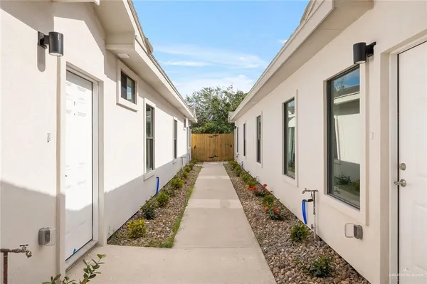 $1,100 | 1404 West Harrison Avenue, Unit 3, Alton, TX 78573