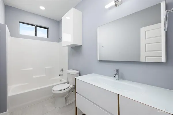 $1,100 | 1404 West Harrison Avenue, Unit 3, Alton, TX 78573