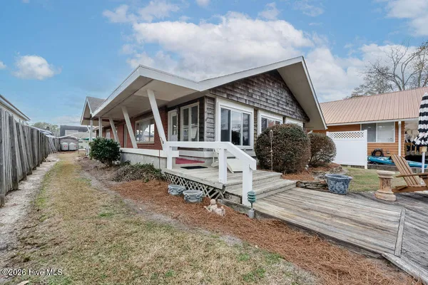 $725,000 | 26 Chadwick Pl Drive, Elizabethtown, NC 28337