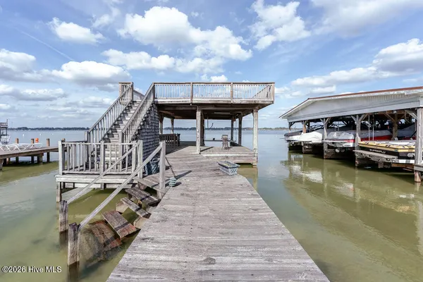 $725,000 | 26 Chadwick Pl Drive, Elizabethtown, NC 28337