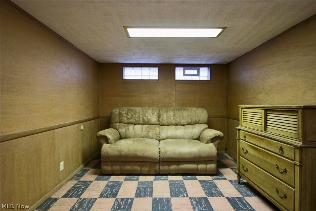4190 Stilmore Road Cleveland, OH 44121 - Photo 31 of 35 Extra Sitting area of basement.