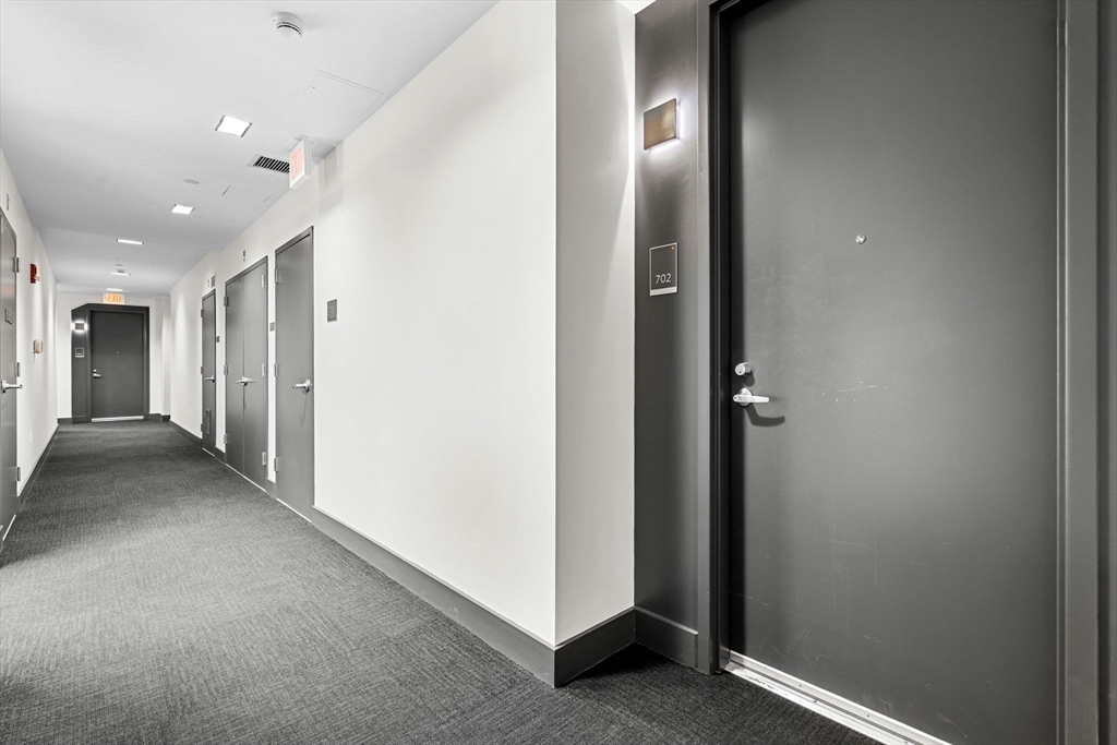 346 Congress Street, Unit 702 Boston, MA 02210 - Photo 15 of 20
