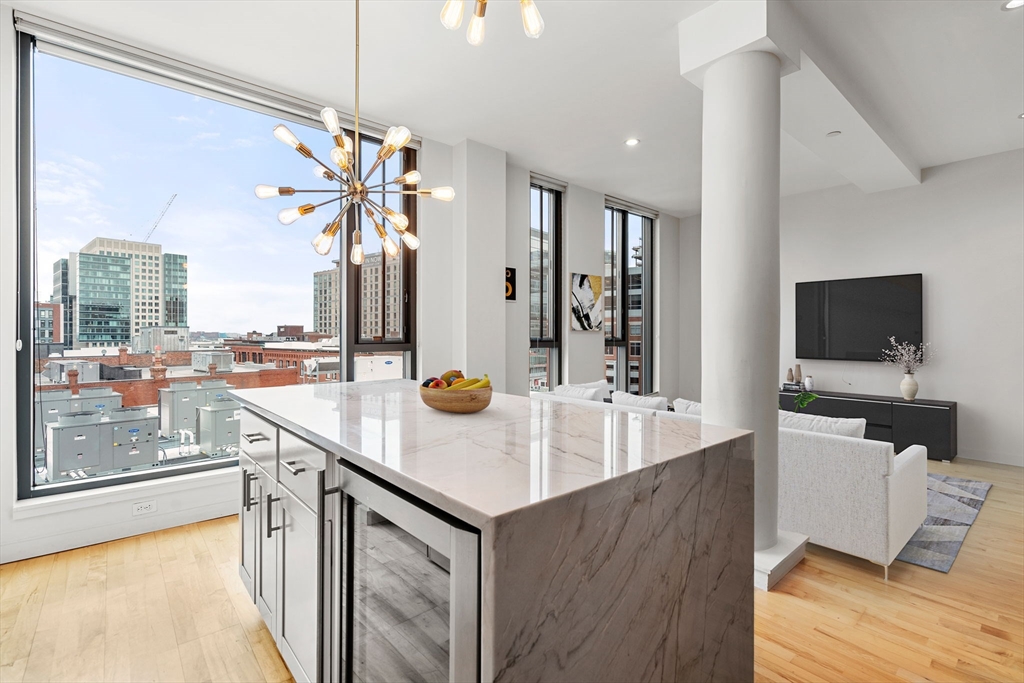 346 Congress Street, Unit 702 Boston, MA 02210 - Photo 2 of 20