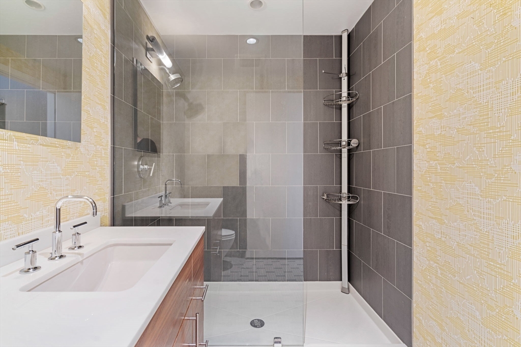 346 Congress Street, Unit 702 Boston, MA 02210 - Photo 8 of 20