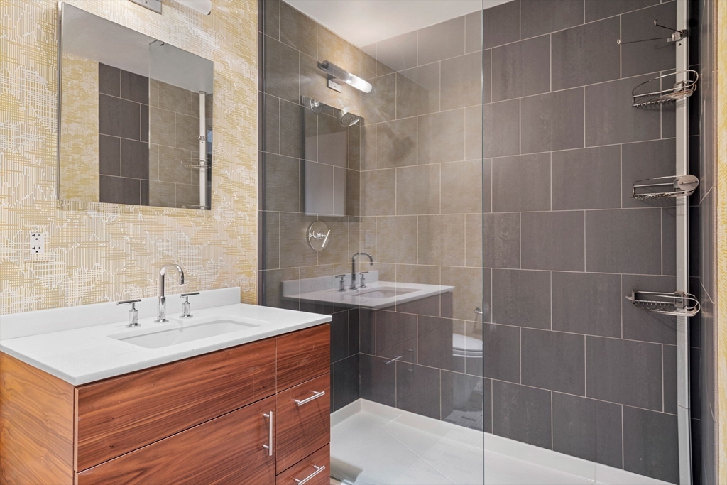 346 Congress Street, Unit 702 Boston, MA 02210 - Photo 9 of 20