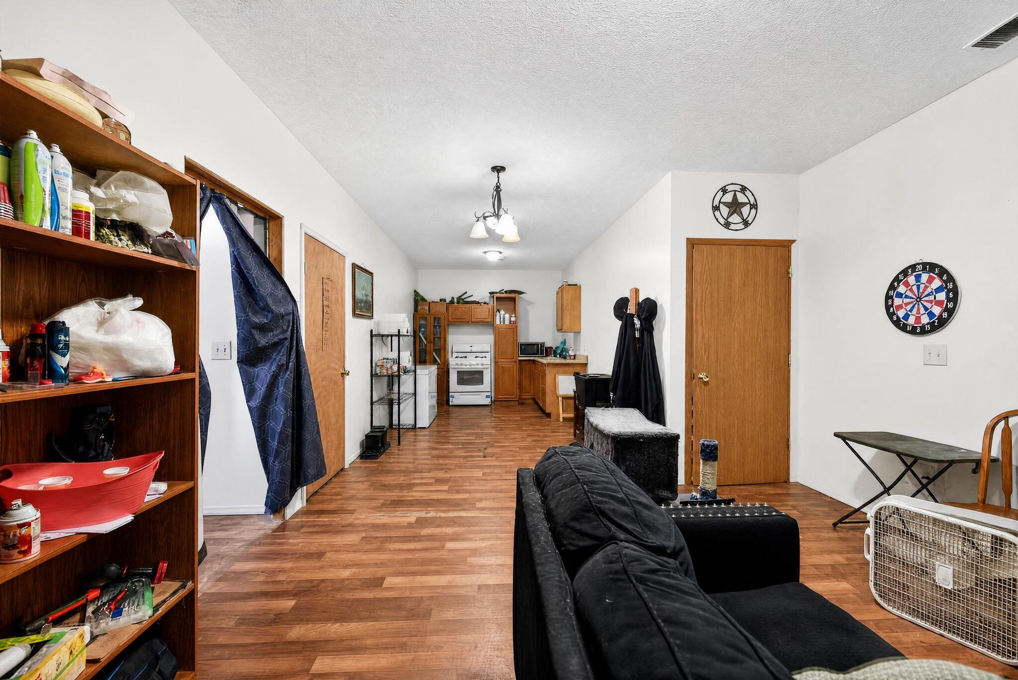 5142 North State Road Alma, MI 48801 - Photo 11 of 18 Living room