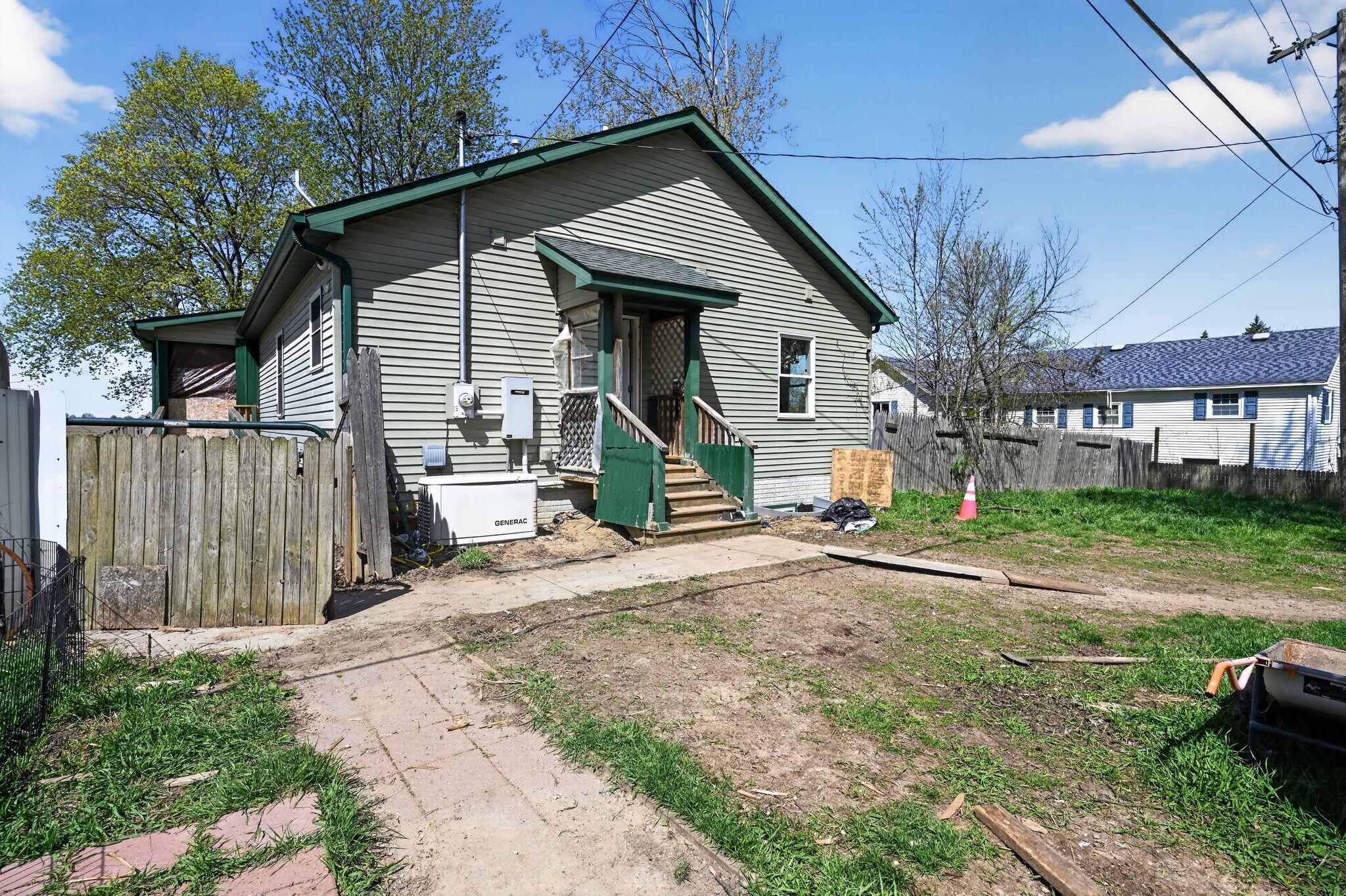 5142 North State Road Alma, MI 48801 - Photo 9 of 18 Front