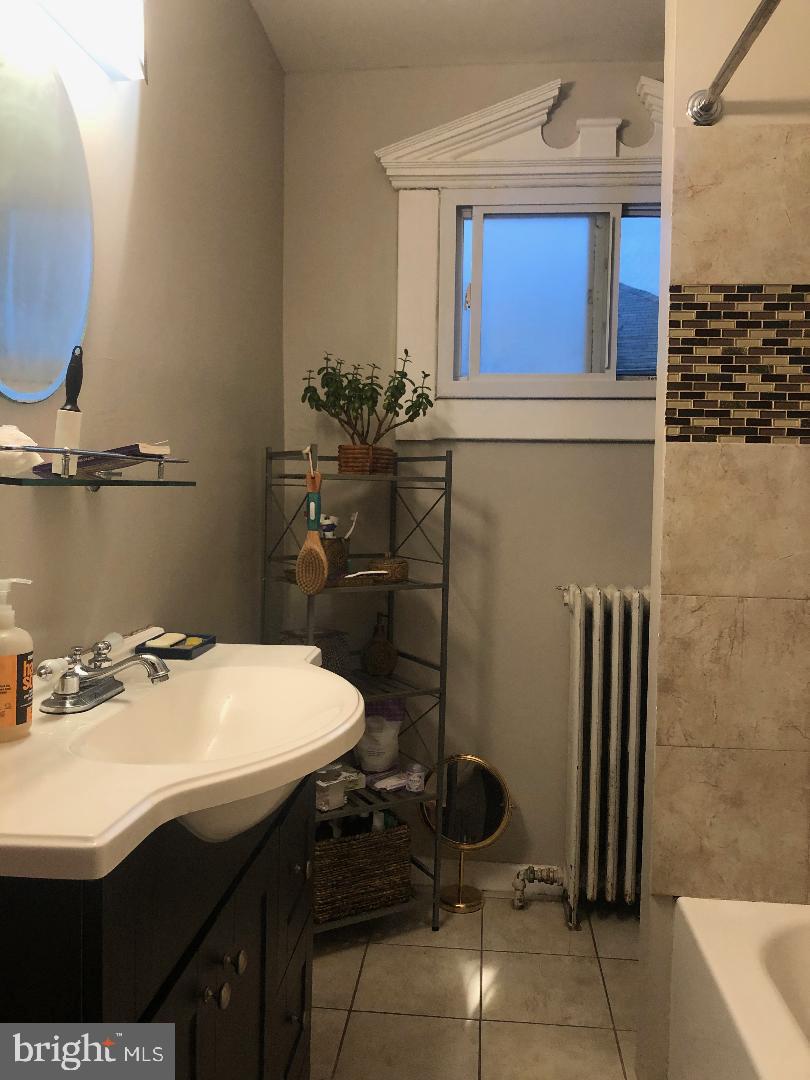 1801 Chelsea Road Baltimore, MD 21216 - Photo 11 of 27 Bath