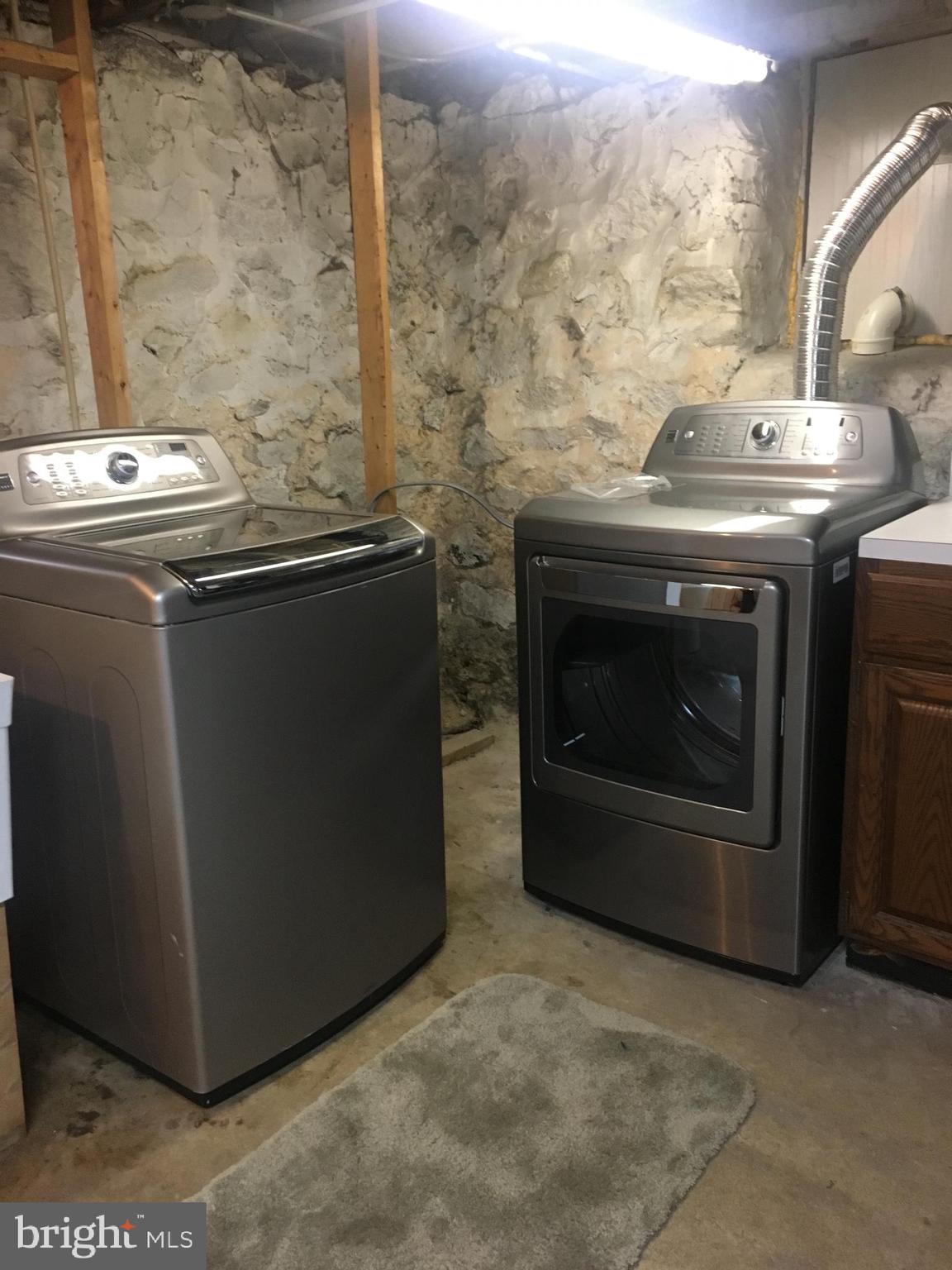1801 Chelsea Road Baltimore, MD 21216 - Photo 21 of 27 Washer/Dryer